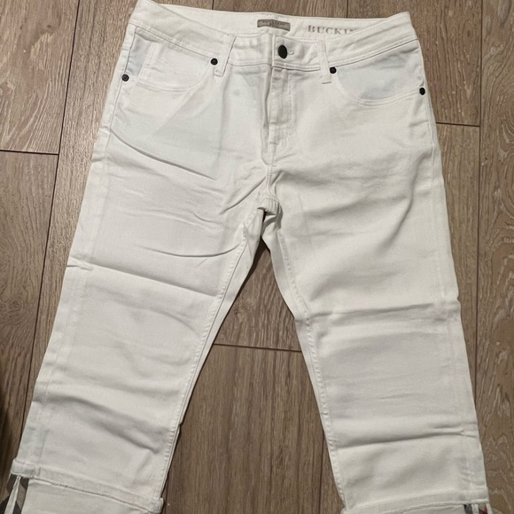 Burberry Buckingham White Capri Denim Pants - Picture 2 of 6